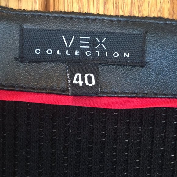 Zip up sweater cardigan with red and black print - Picture 2 of 4